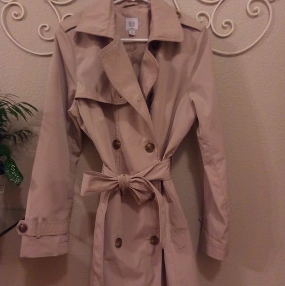 Isaac Mizrahi Jackets & Blazers - Isaac Mizrahi rain coat trench BEAUTIFUL!